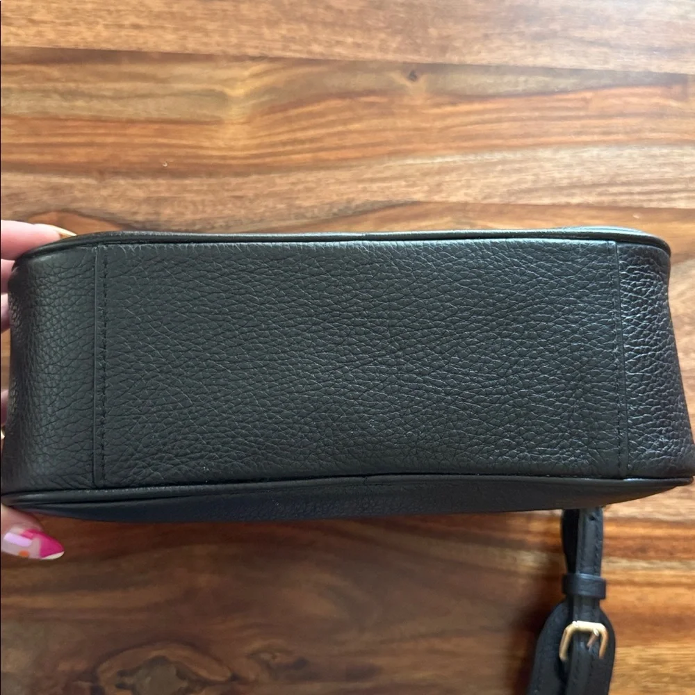 Coach Solid Black Pebbled Leather Horse and Carriage Crossbody Camera Bag Auth - Picture 9 of 11